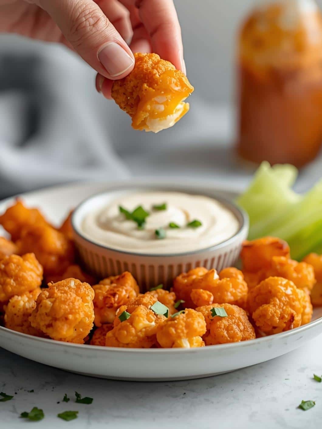 Air Fryer Buffalo Cauliflower Bites: Easy & Healthy Vegetarian Snack